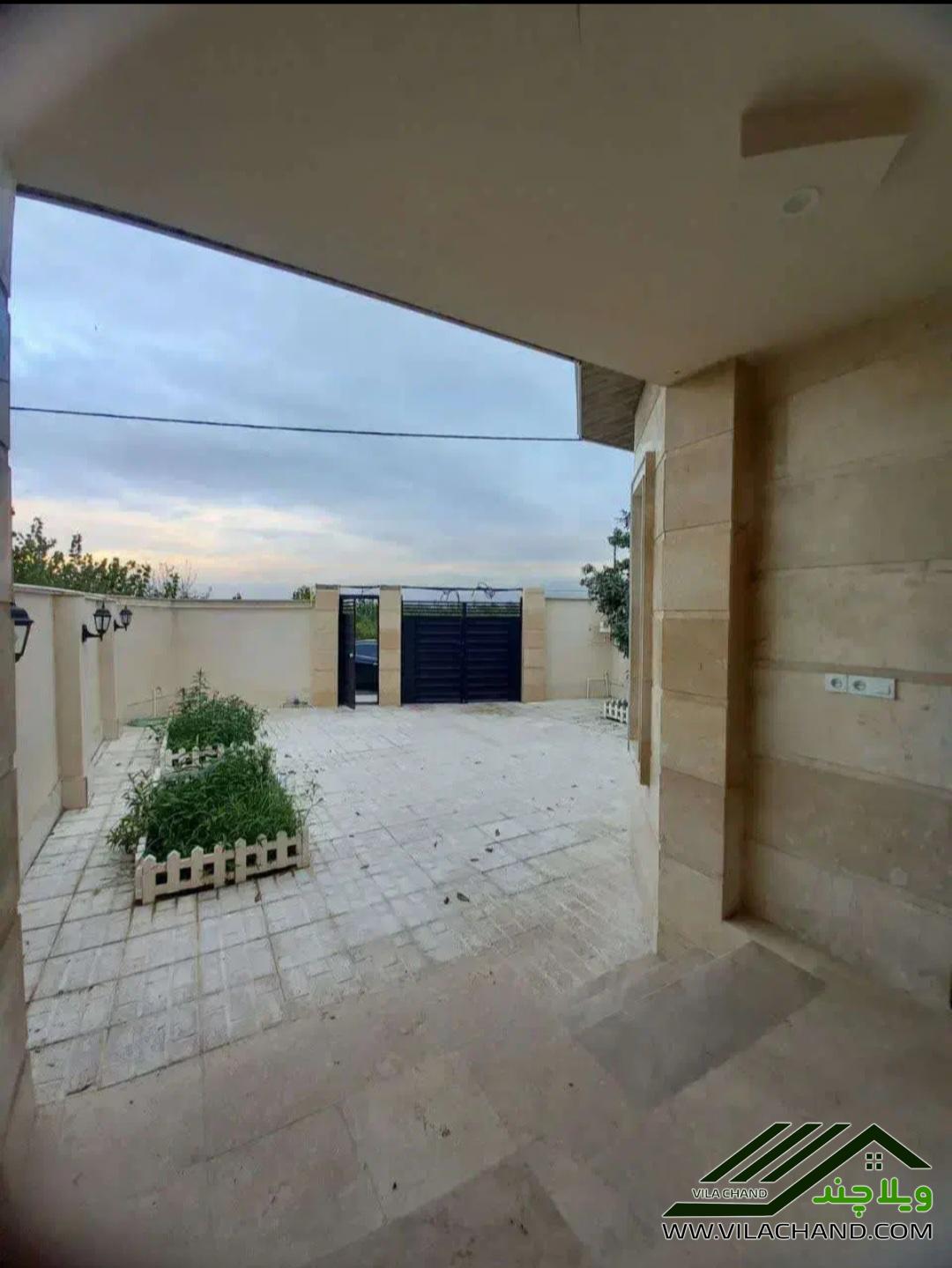 🏞️ ویلا نوساز با سند تک‌برگ، کنار رودخانه و محیطی دنج! 🌿