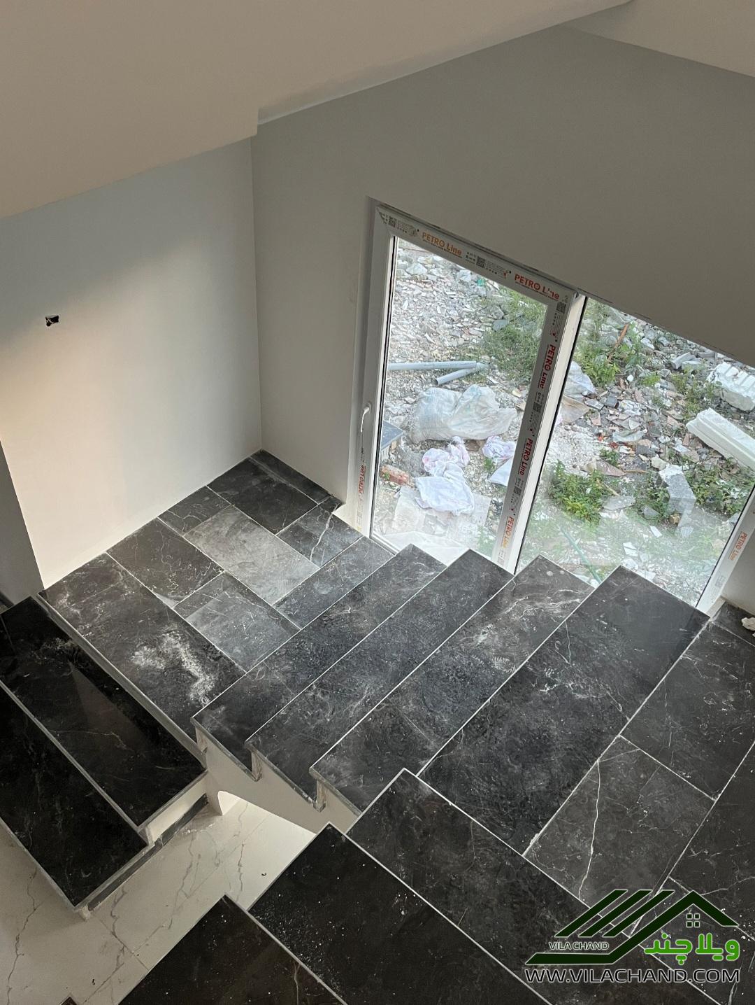 🌄 آرامش و زیبایی در یک قاب – ویلای رؤیایی بام تهرانی با ویوی کوه و رودخانه 🏡