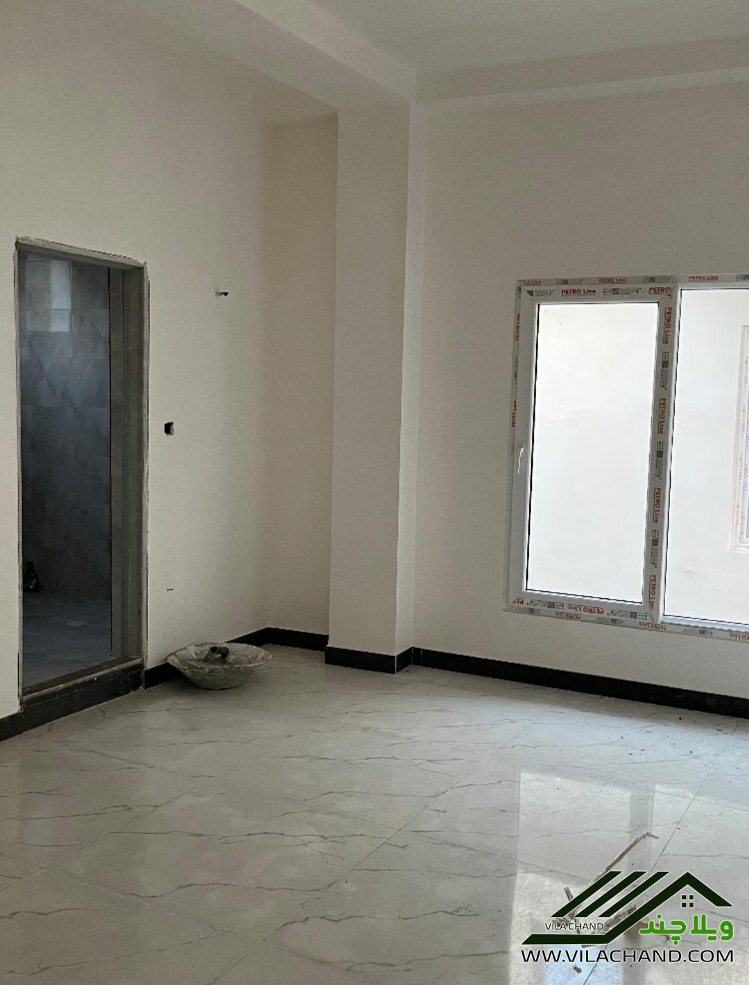 🌄 آرامش و زیبایی در یک قاب – ویلای رؤیایی بام تهرانی با ویوی کوه و رودخانه 🏡